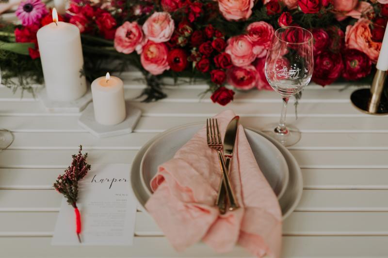 White dining table Frank and Joy